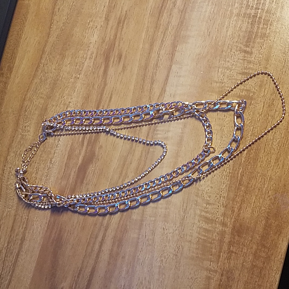 Gold forever 21 layered necklace